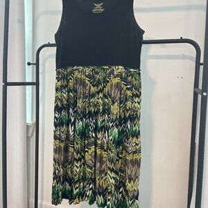 Faded Glory Black and Green Print